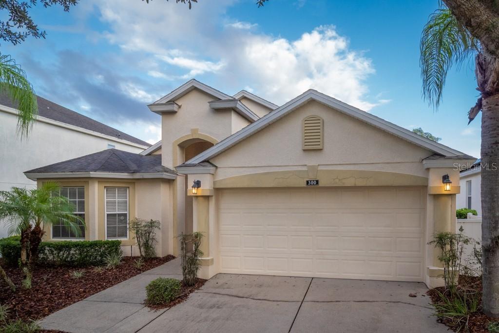 300 Henley Cir., Davenport, FL 33896