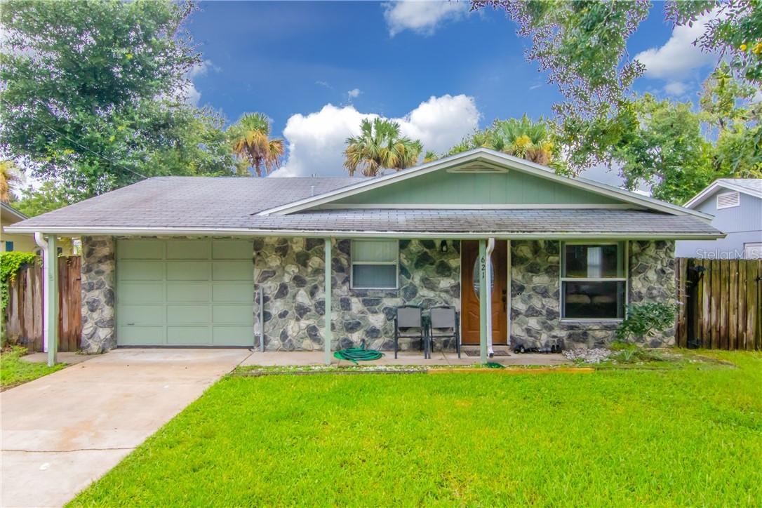 621 Goodwin Ave., New Smyrna Beach, FL 32169