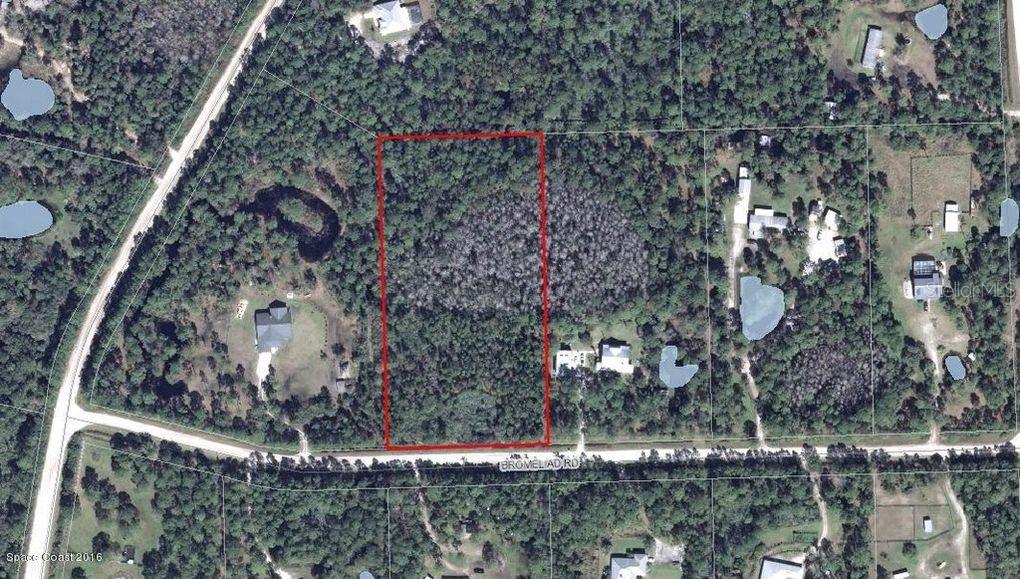 10460 Bromeliad Rd., Mims, FL 32754