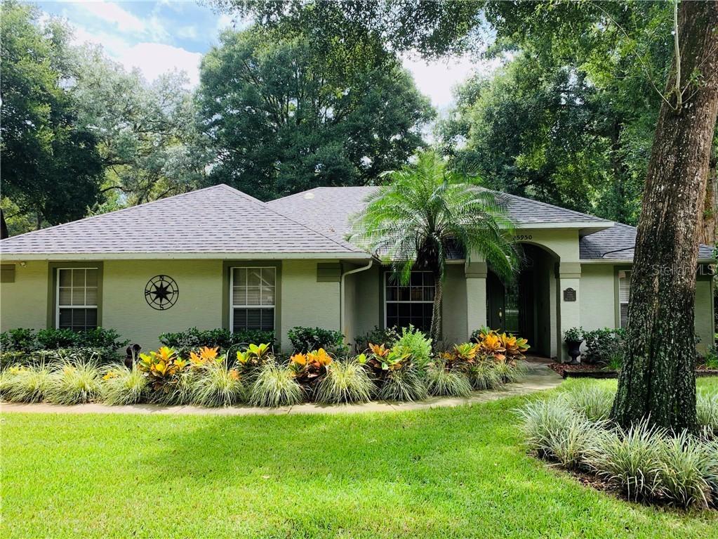 25950 Sackamaxon Dr., Sorrento, FL 32776