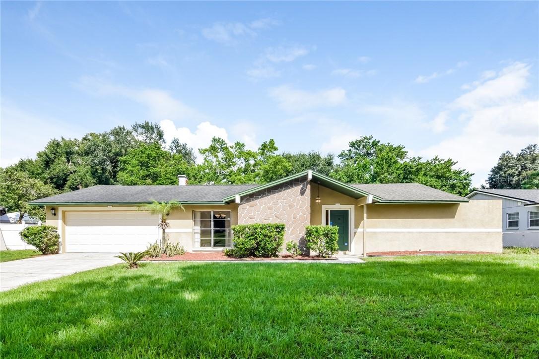 18305 Dollybrook Ln., Lutz, FL 33549