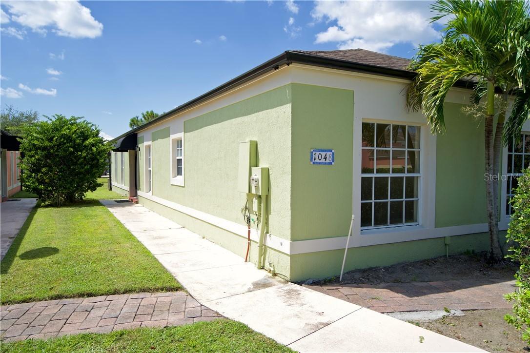 1048 Universal Rest Pl., Kissimmee, FL 34744