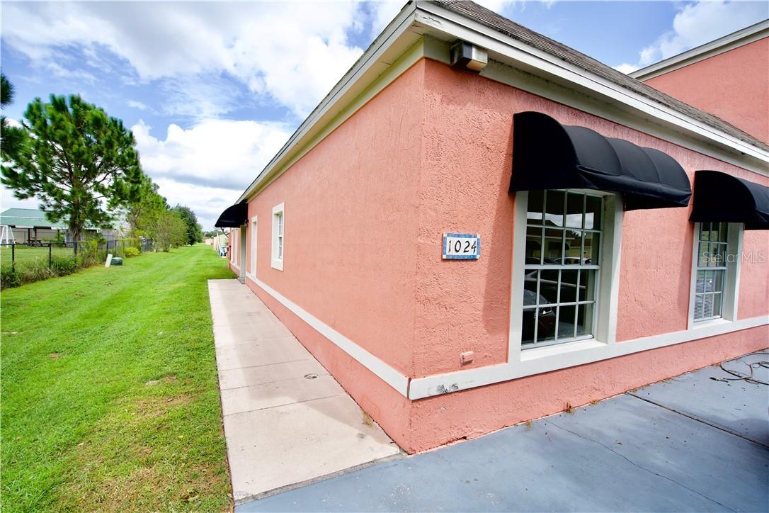 1024 Universal Rest Pl., Kissimmee, FL 34744