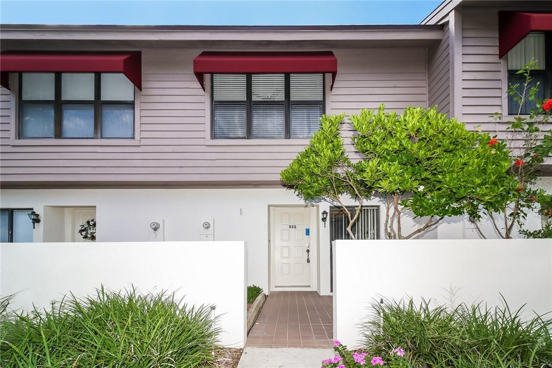 806 Oak Park Pl., Brandon, FL 33511