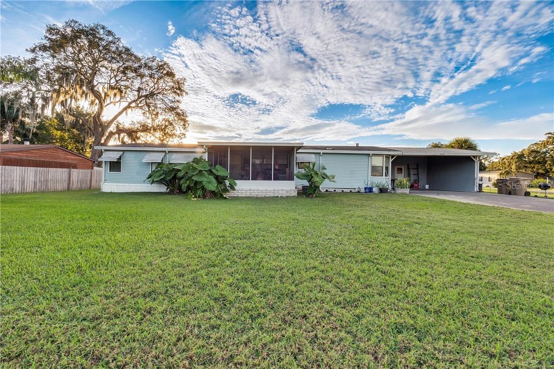 31639 Gladys Ln., Tavares, FL 32778