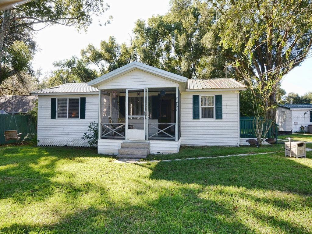 23806 Park Ave., Sorrento, FL 32776