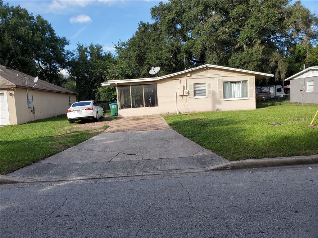 2621 Carver Ave., Orlando, FL 32810