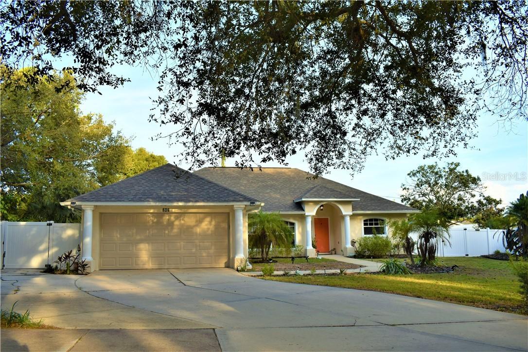 202 N Palm Ave., Howey In The Hills, FL 34737
