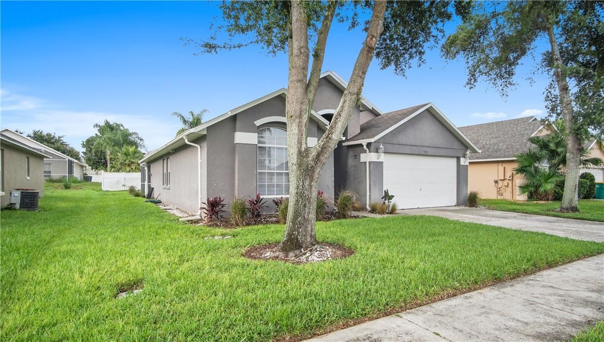 7905 Golden Pond Cir., Kissimmee, FL 34747