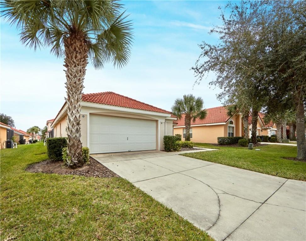 154 Sevilla Ave., Davenport, FL 33897