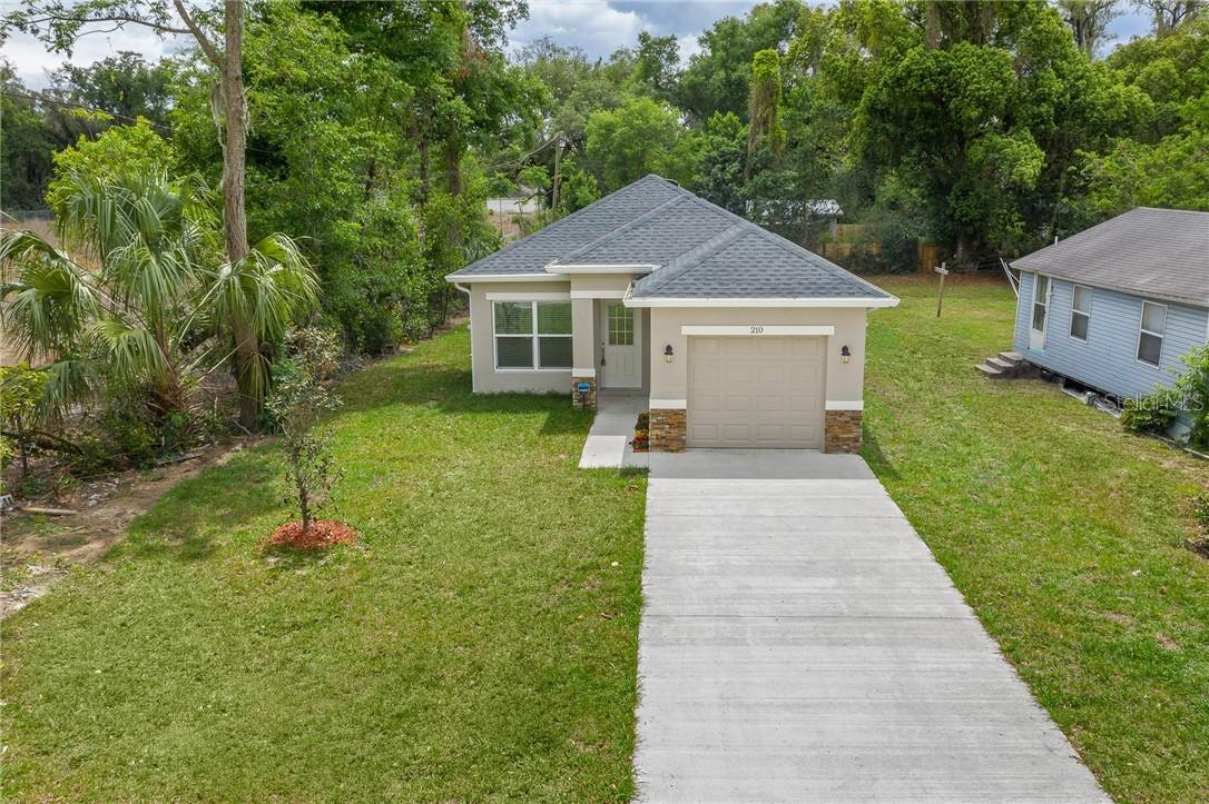 210 E 13th St, Apopka, FL 32703