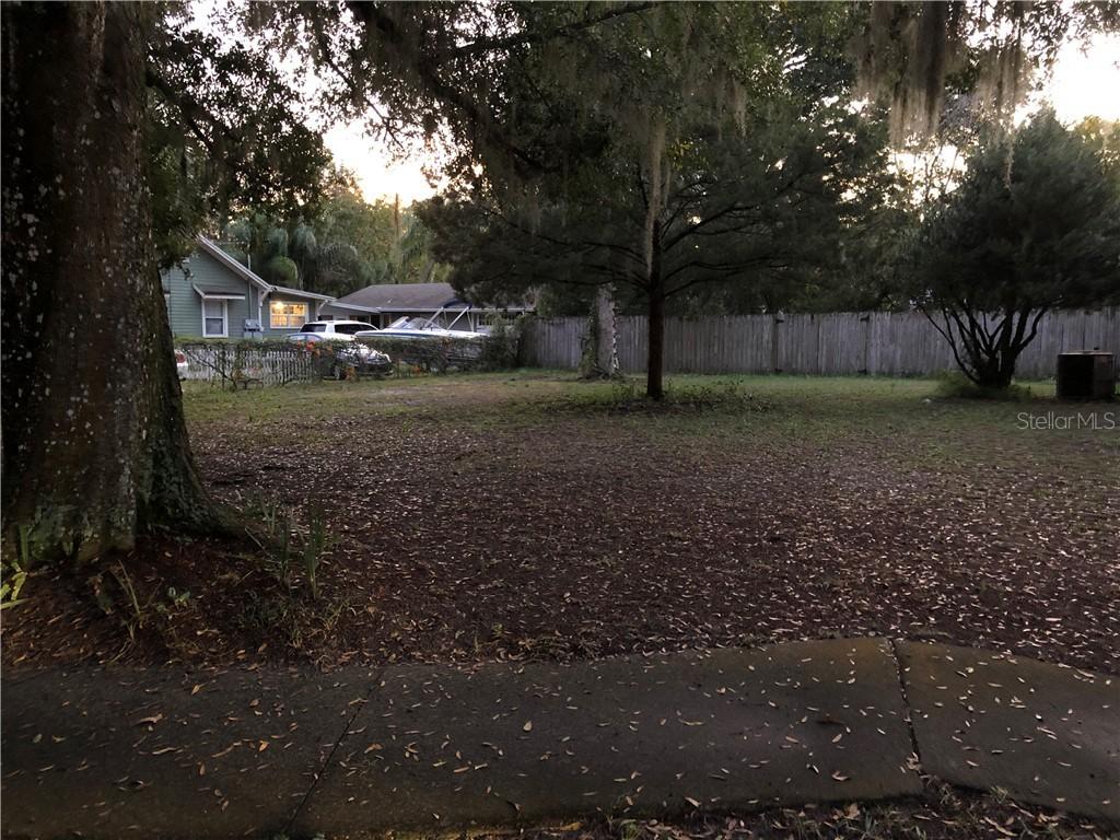 1031 N Clayton St., Mount Dora, FL 32757