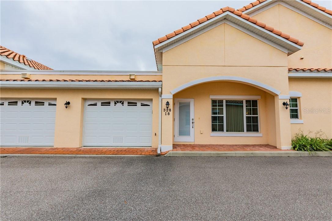 328 David Walker Dr. #I-8, Tavares, FL 32778