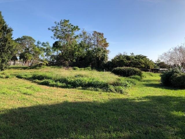 995 Mansfield Rd., Tavares, FL 32778