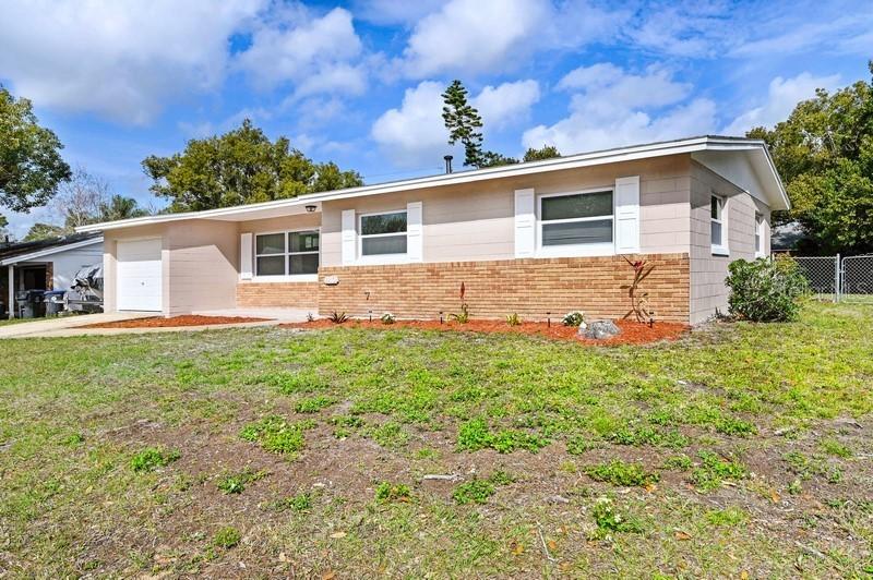 940 Lois Ln., Titusville, FL 32780