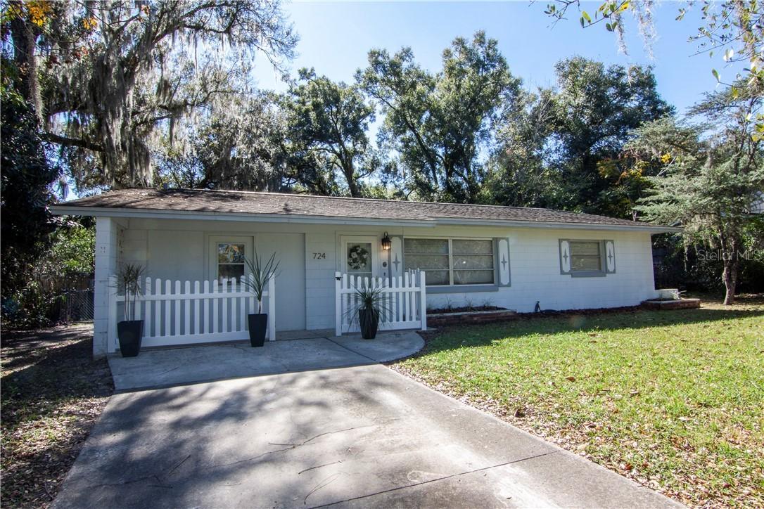 724 Montrose Ave., Orange City, FL 32763