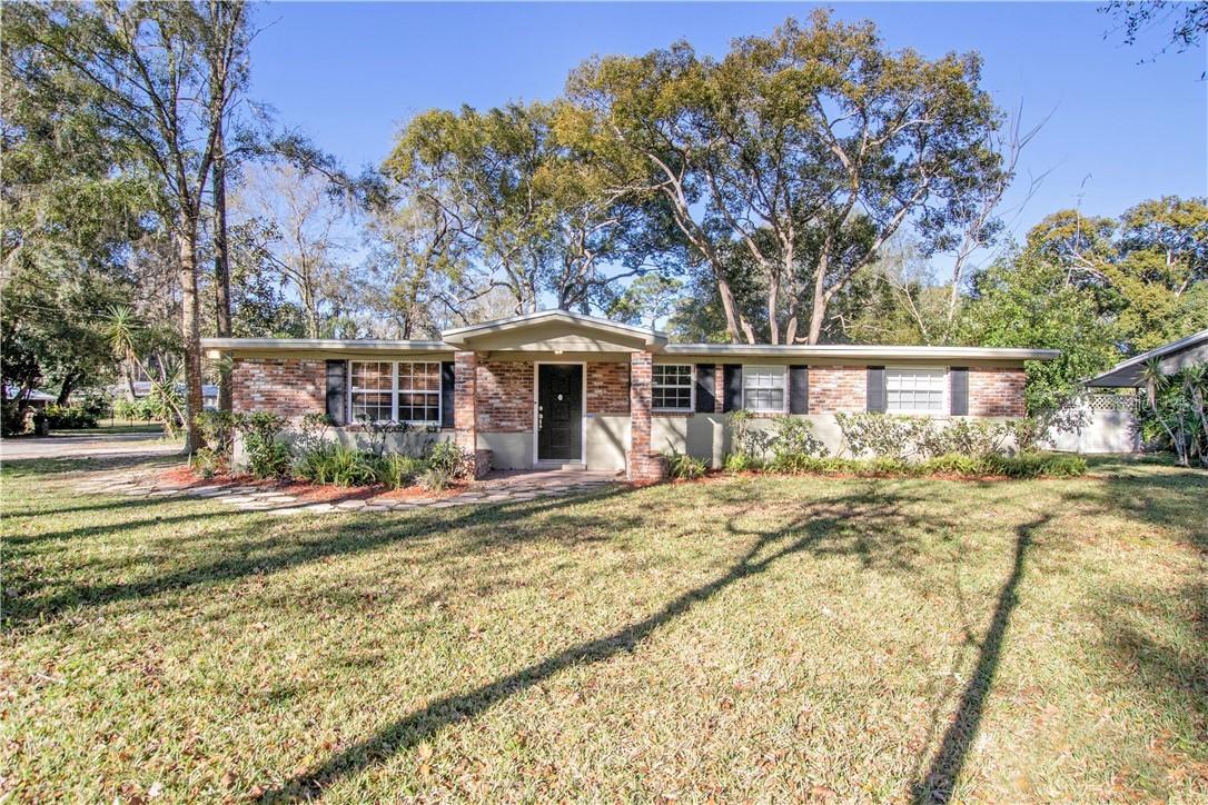 18308 Tomlinson Dr., Lutz, FL 33549