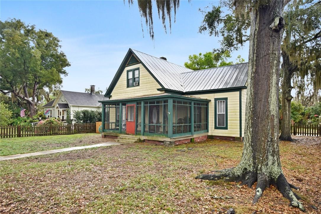 804 E Lemon Ave, Eustis, FL 32726