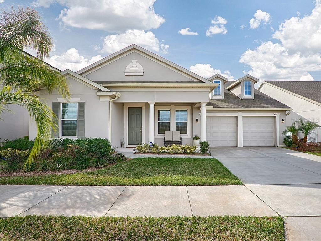 421 Blue Cypress Dr., Groveland, FL 34736