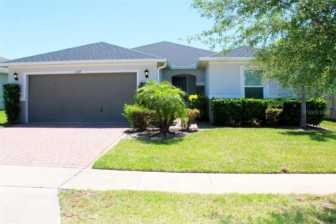3237 Bayou Ln., Tavares, FL 32778