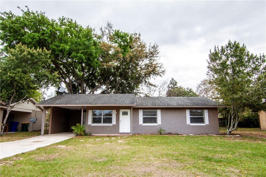 620 Dora Ave., Tavares, FL 32778