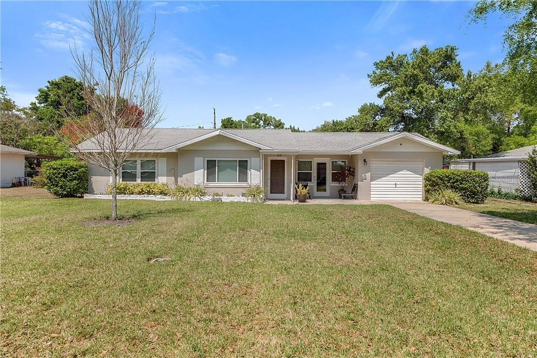 2735 Palmetto Rd., Mount Dora, FL 32757
