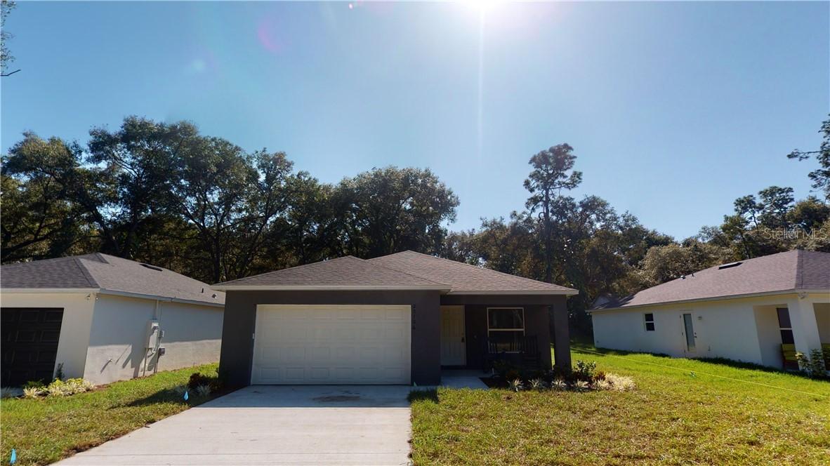 25106 Quaker Ridge Ave., Sorrento, FL 32776