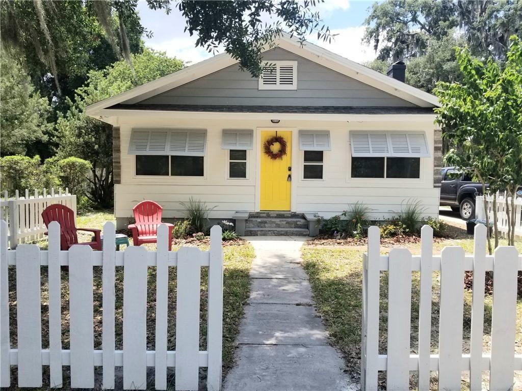 1031 N Clayton St., Mount Dora, FL 32757