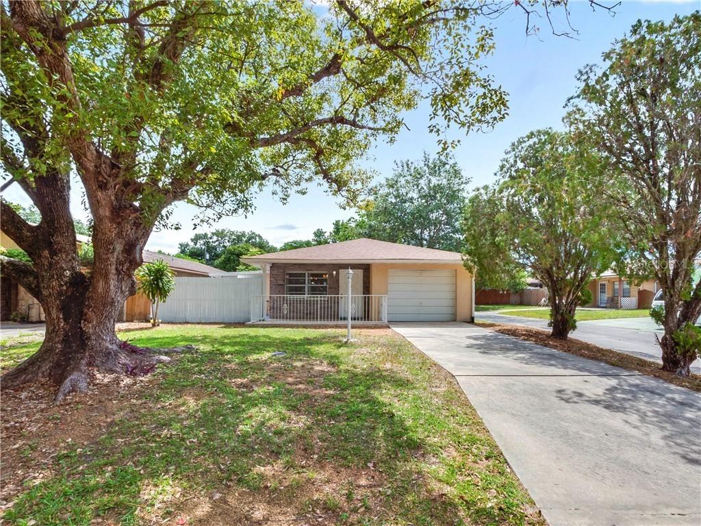 527 Hibiscus Way, Orlando, FL 32807