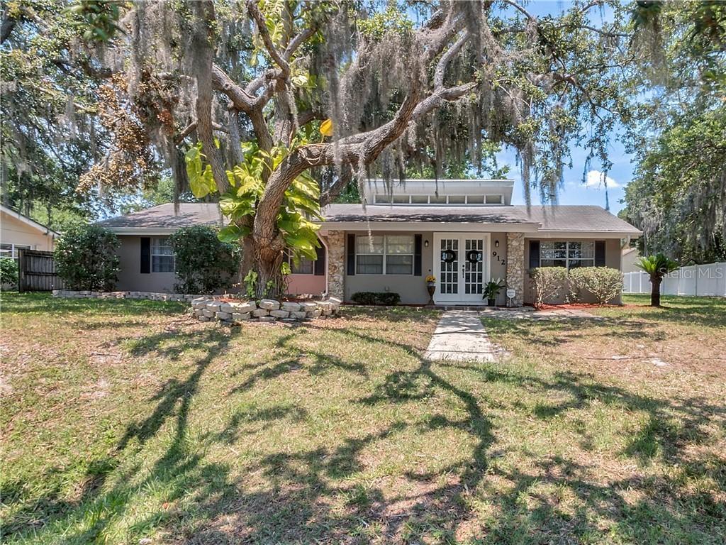 912 Poinsettia Dr., Chuluota, FL 32766