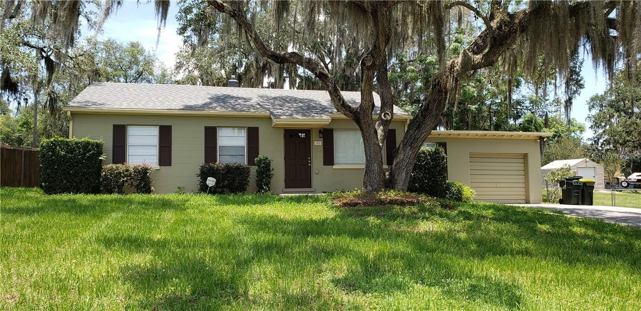 708 Pine Ln., Clermont, FL 34711