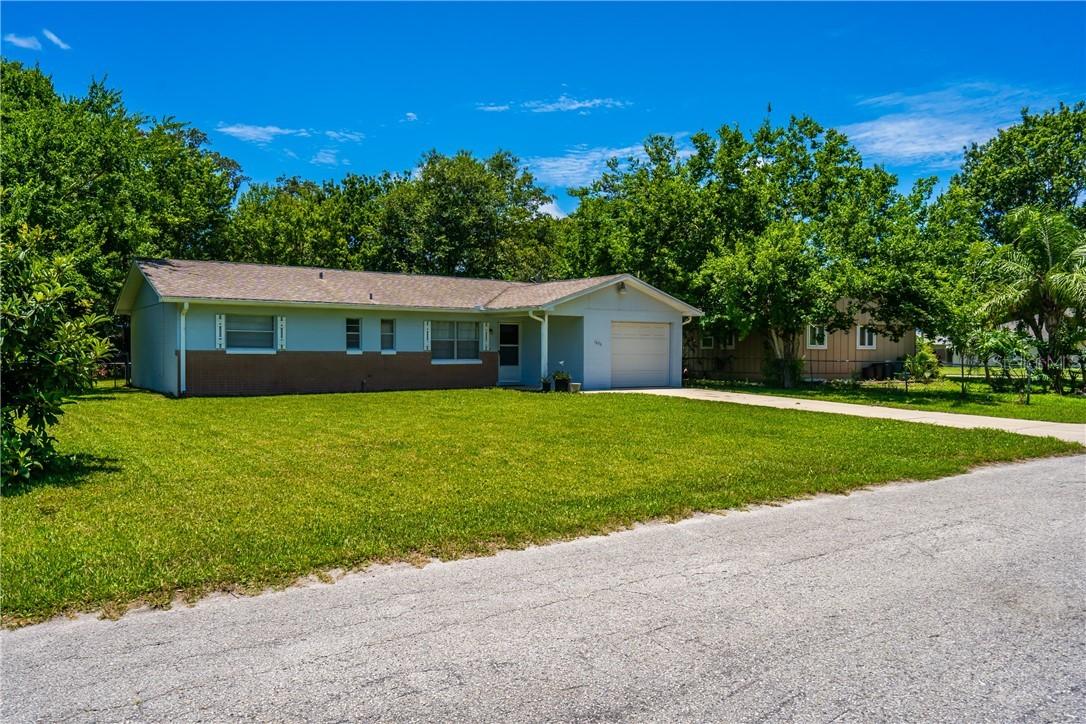 1606 Travelers Palm Dr., Edgewater, FL 32132