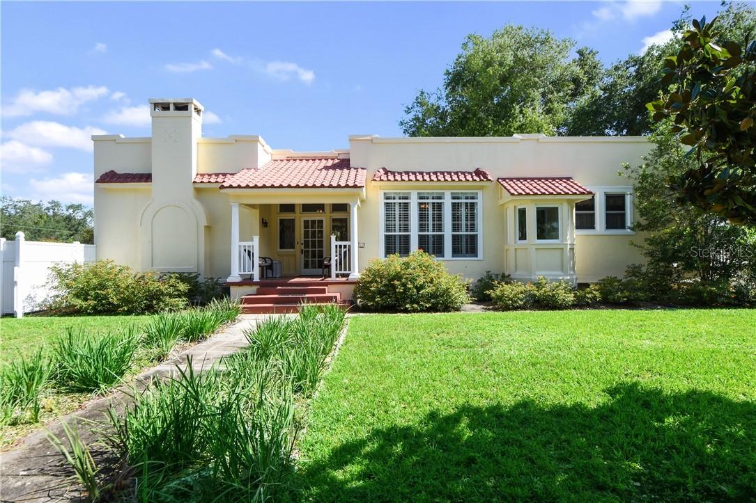 927 S Center St, Eustis, FL 32726