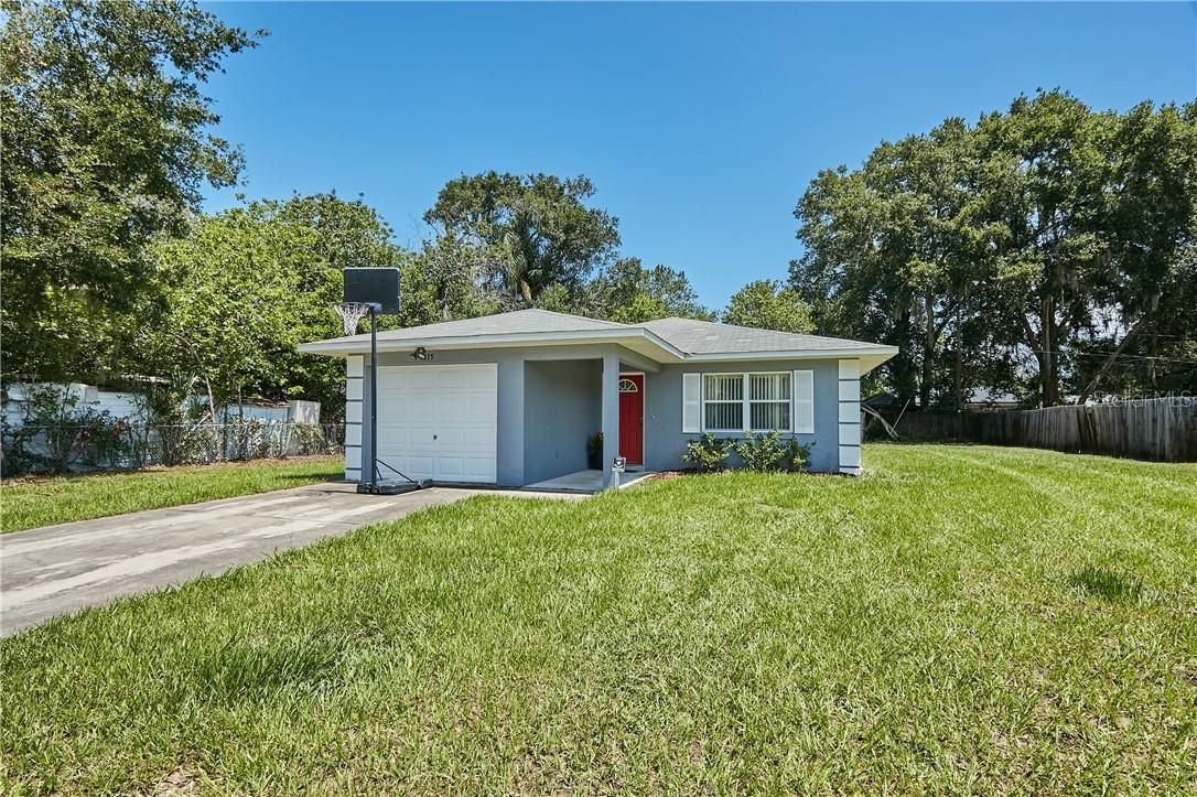 415 E Mills Ave., Eustis, FL 32726