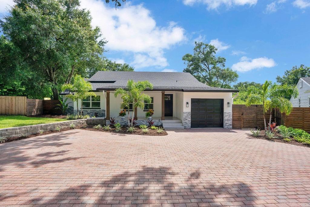 2008 Forest Cir., Orlando, FL 32803