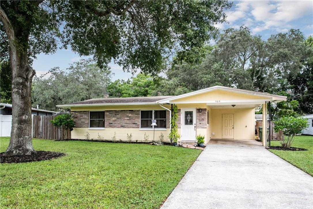 909 Perkins St., Leesburg, FL 34748