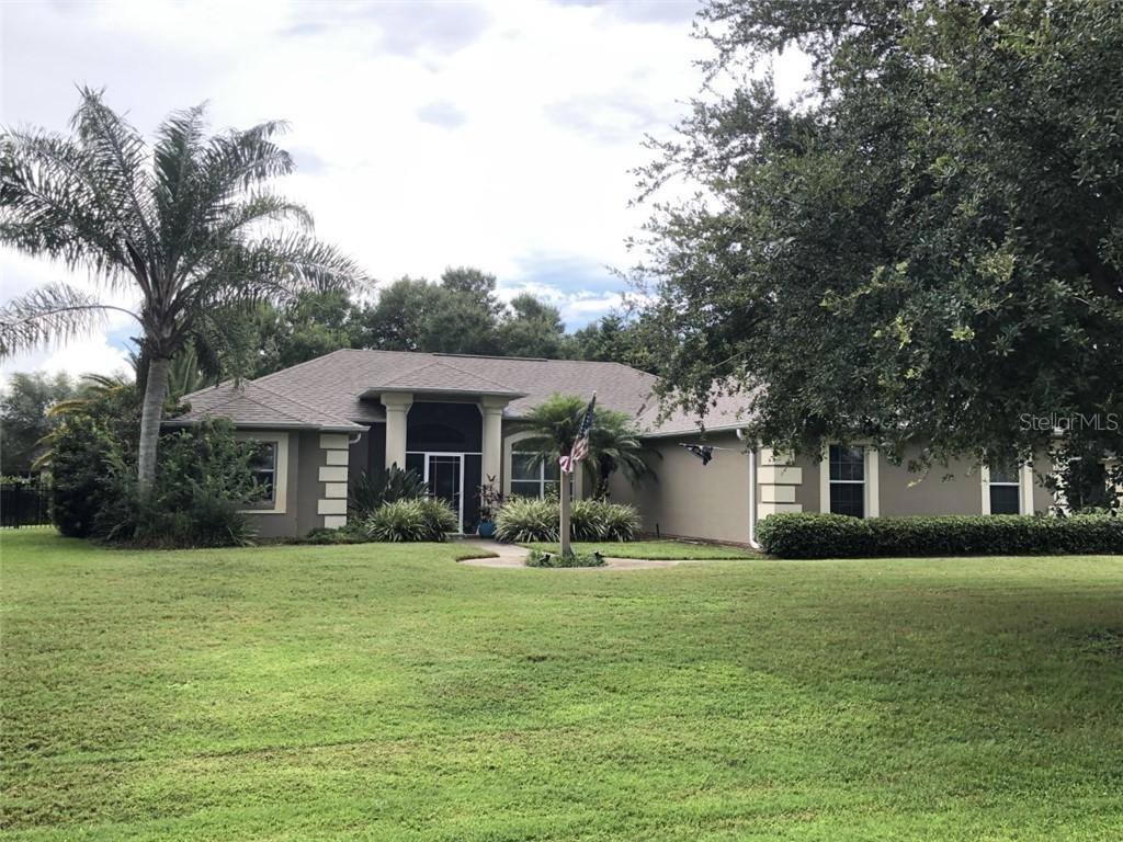 434 Oak View Dr., Tavares, FL 32778