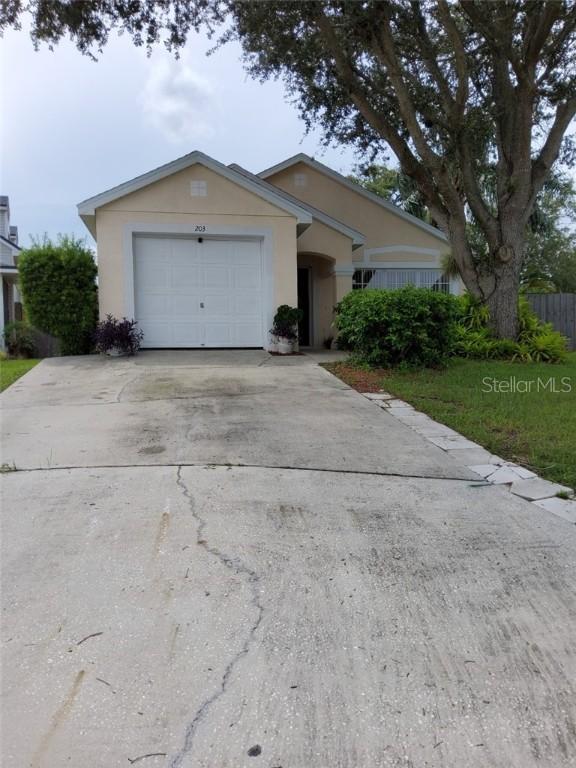 203 Rollins Dr., Davenport, FL 33837