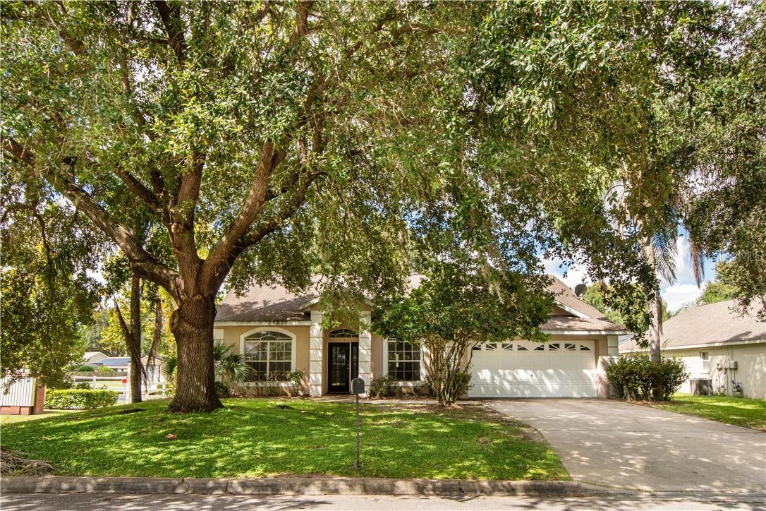 51 Montana Ave., Davenport, FL 33897
