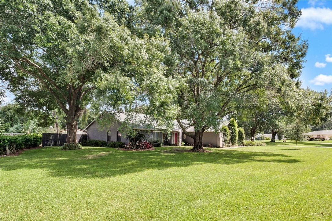 3049 Windham Dr., Eustis, FL 32726