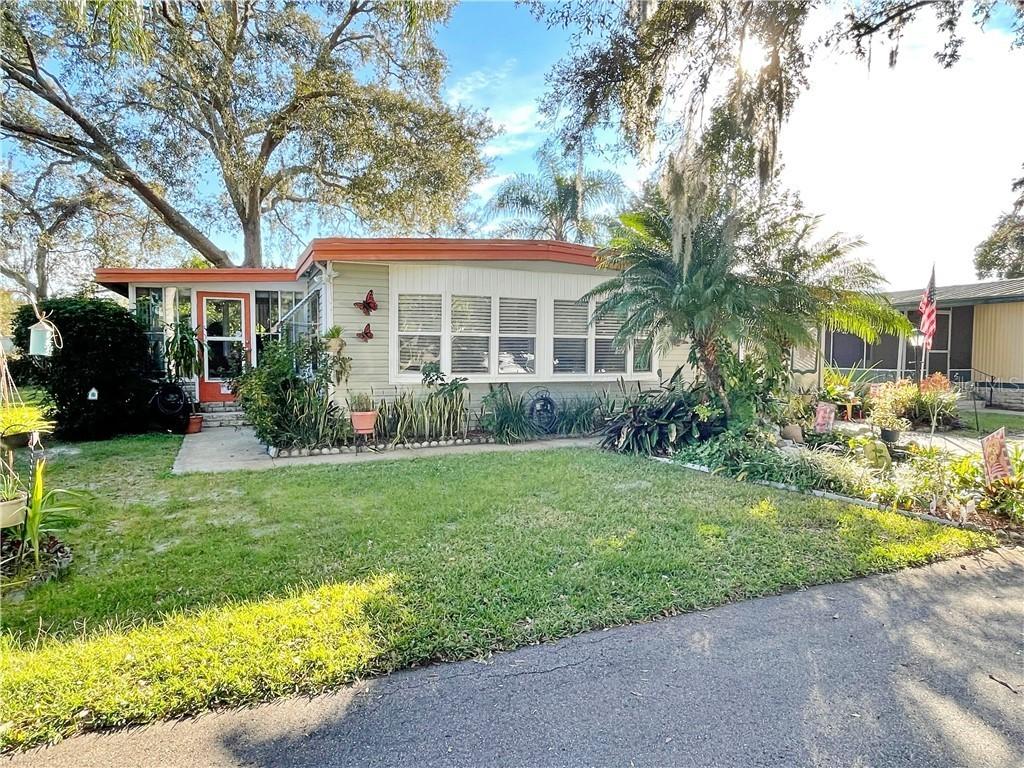2001 Oak Cir., Mount Dora, FL 32757