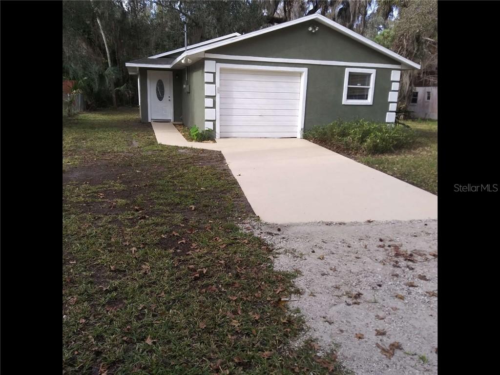 1166 Elizabeth St., New Smyrna Beach, FL 32168