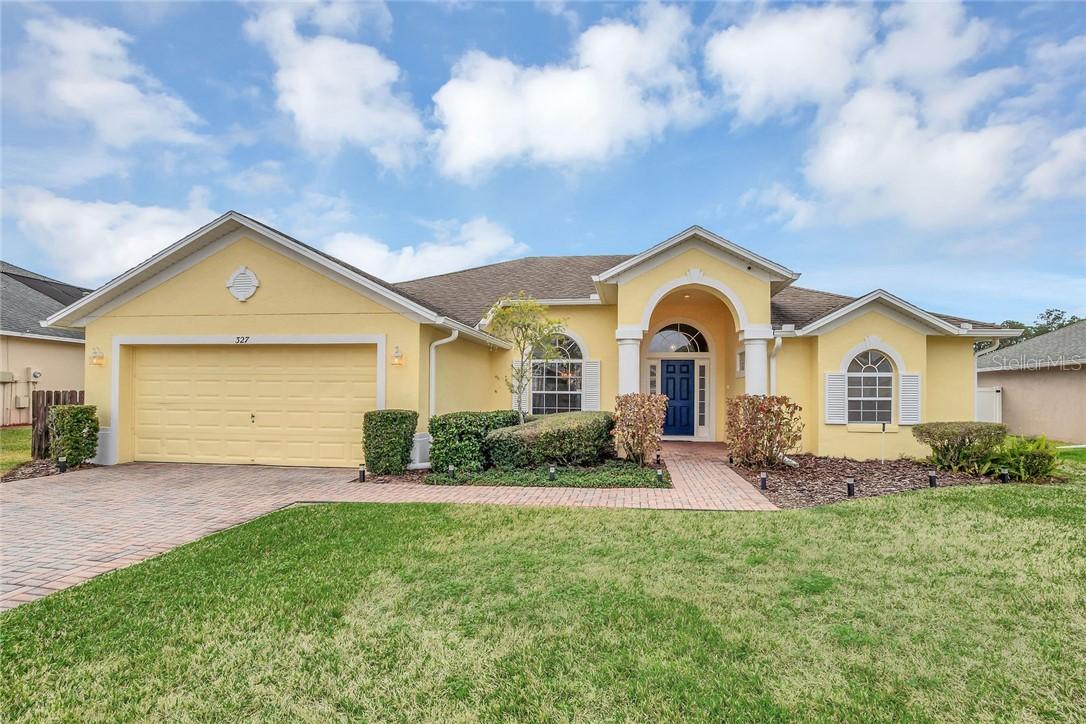 327 Moscato Dr., Davenport, FL 33897