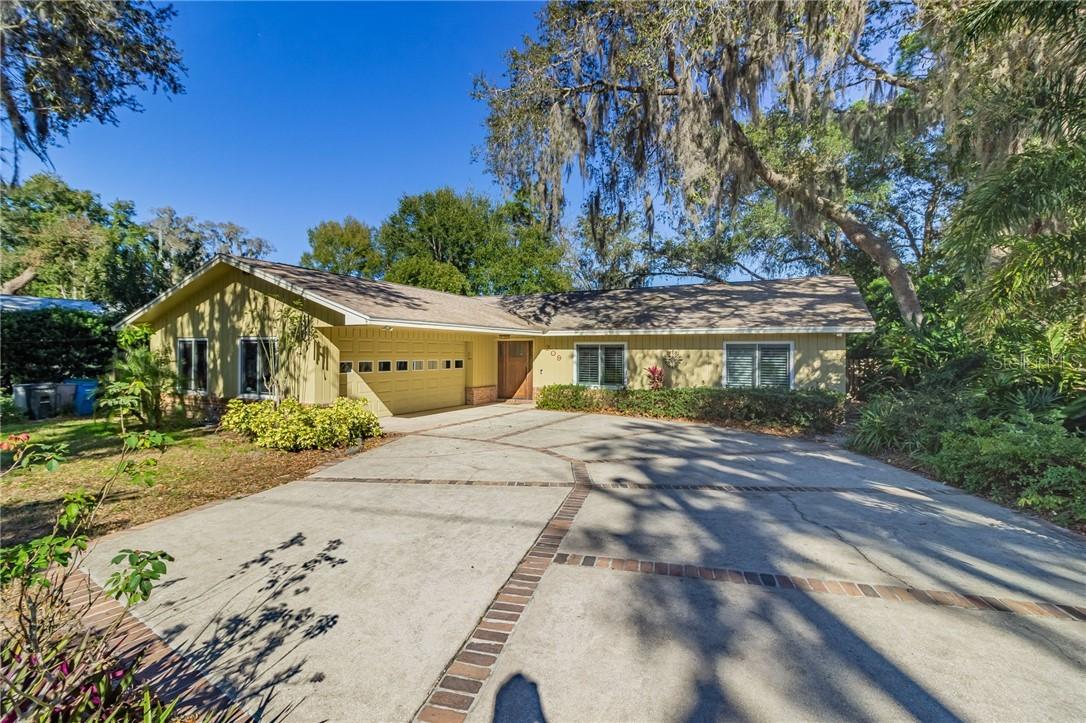 209 Oakdale St., Windermere, FL 34786