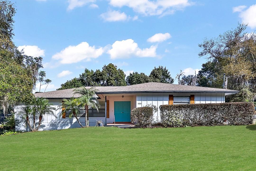 1001 W 11th Ave., Mount Dora, FL 32757