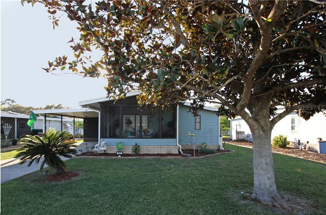 562 Saint Johns Rd., Tavares, FL 32778
