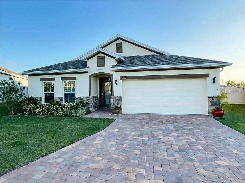 9621 Early Loop, Groveland, FL 34736