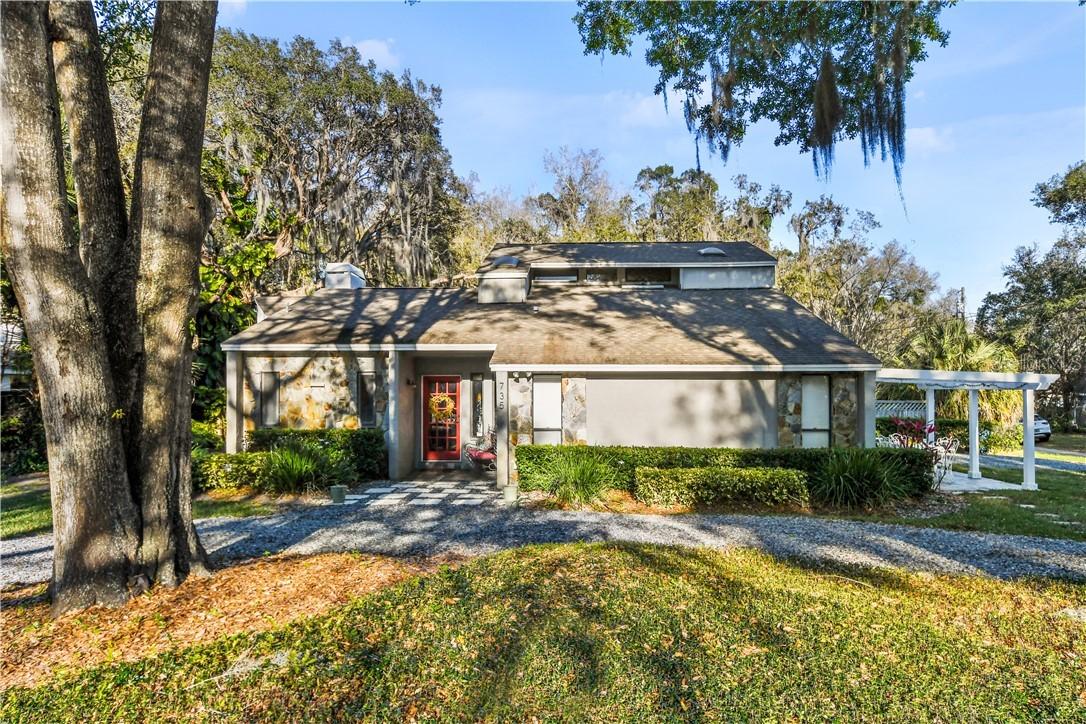 735 Oakdale St., Windermere, FL 34786