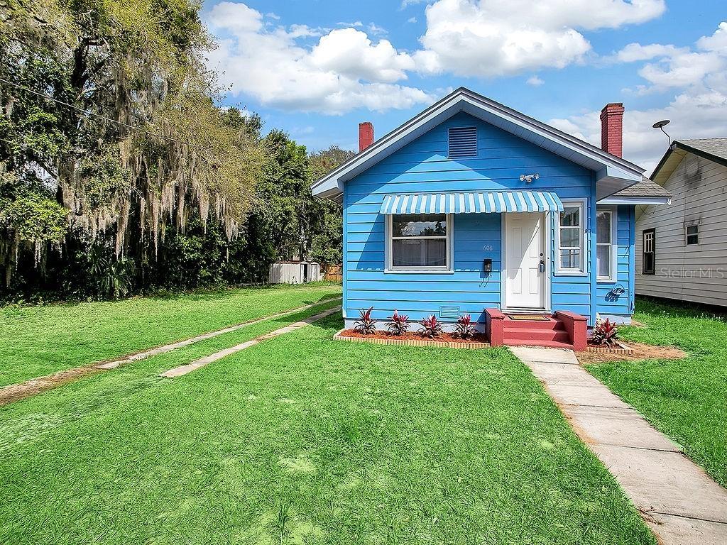 608 Ridge Pl., Tavares, FL 32778