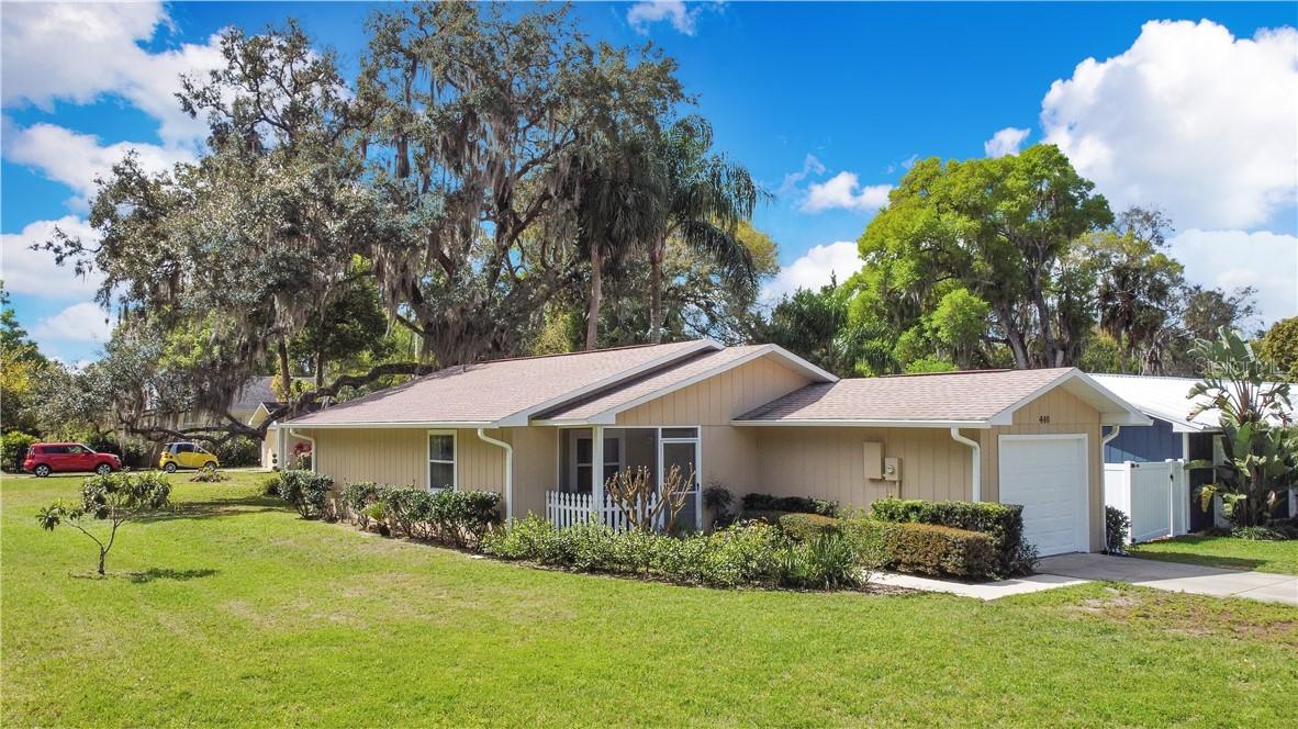 440 E 11th Ave., Mount Dora, FL 32757